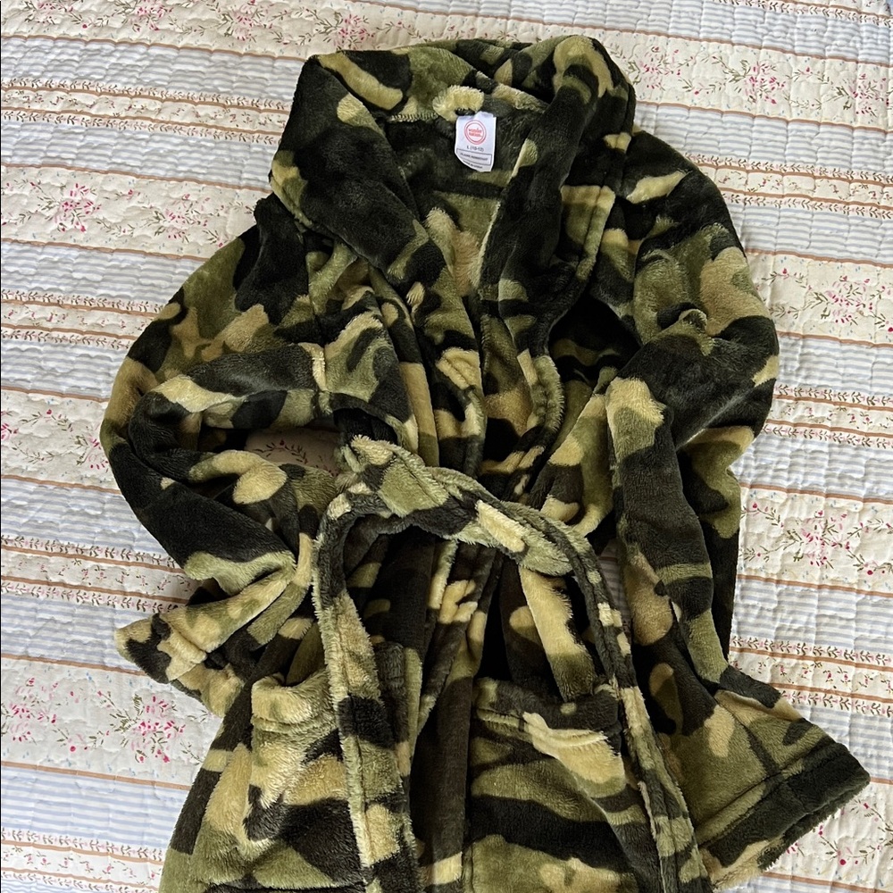 Wonder Nation Camouflage Fleece Wrap